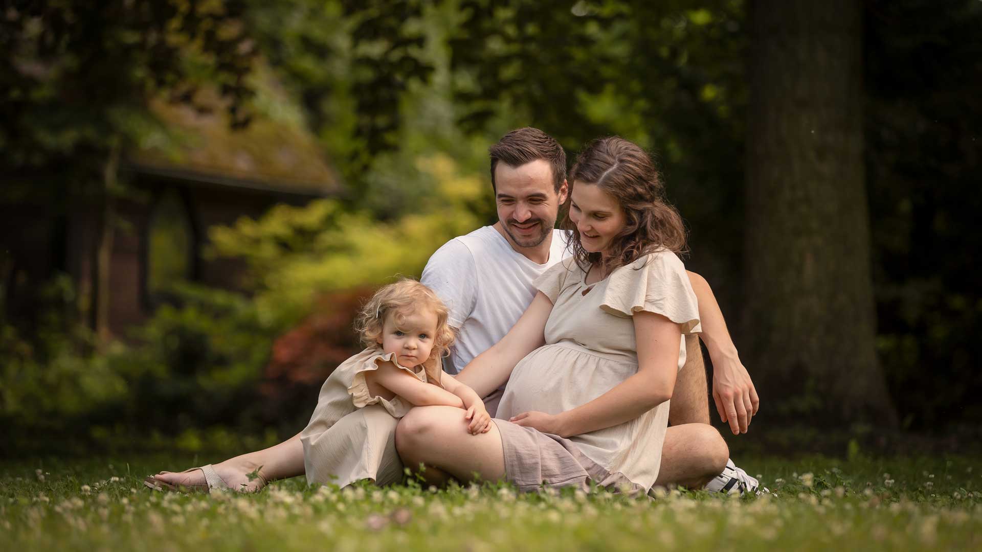 Fotoliesl-Familienfotografin-Babybauchshooting